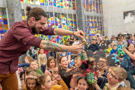 A képzelet szárnyán száll majd a Sárkány és az Ördög az Igézőben